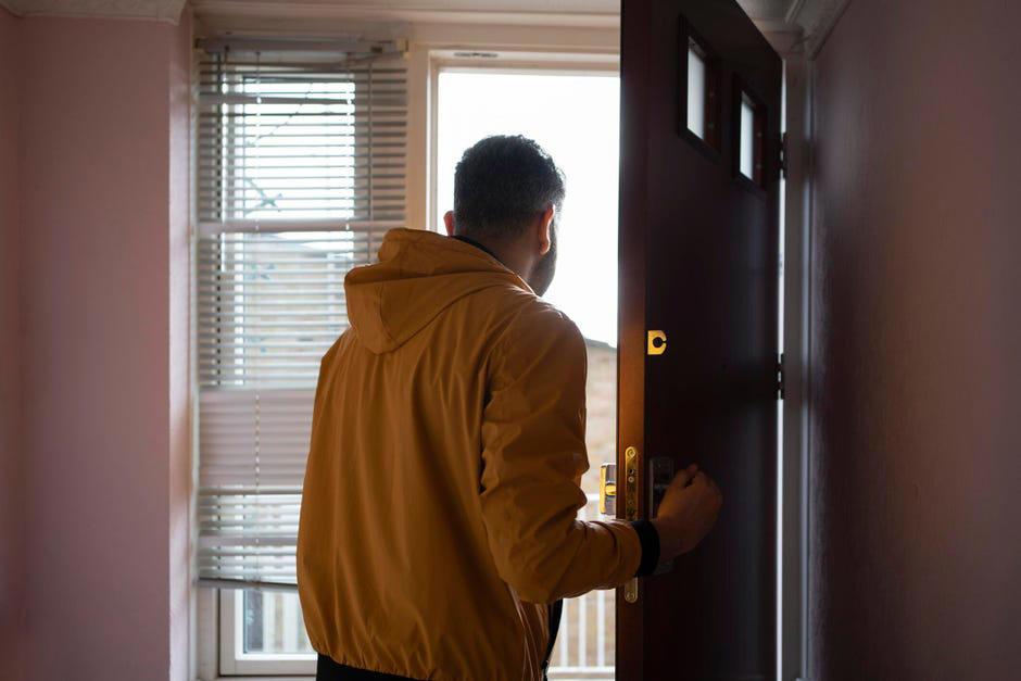 Rules about reporting law enforcement activity on apps like Ring Neighbors, Guidelines for posting on Ring Neighbors and more, Can users coordinate with one another on apps like Ring Neighbors?, Reports of law enforcement covering up home doorbells and cameras, A few final rules to follow