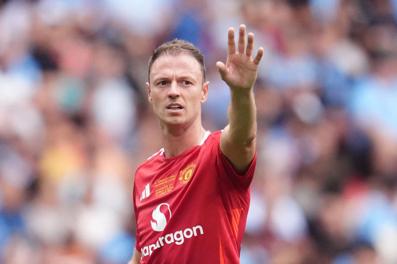 Transfer news live, Arsenal close in on Viktor Gyokeres, Transfer news live, Arsenal lead Eberechi Eze race over Tottenham, Goalkeeper Danny Ward returns to hometown club Wrexham, Gyokeres gives Sporting ultimatum, Arsenal switch sights to Hugo Ekitike after Benjamin Sesko talks stall, Man United and Juve locked in Sancho talks, Liverpool turn attention to Marc Guehi, Arsenal plan Norgaard medical, Semenyo signs Bournemouth extension, Arsenal sign goalkeeper Kepa Arrizabalaga from Chelsea, Arsenal lead Eberechi Eze race over Tottenham, Arsenal plan Norgaard medical, Brentford chief provides update on Bryan Mbeumo future, Tottenham target Mohammed Kudus, Ollie Watkins emerges as Manchester United transfer target, DONE DEAL: Aston Villa snap up Dutch youngster, Kenny Tete set to stay at Fulham?, List of Premier League free agents, West Ham chasing El Hadji Malick Diouf, Goalkeeper Danny Ward returns to hometown club Wrexham, Real Madrid set hefty price for Rodrygo, Gyokeres gives Sporting ultimatum, Done deal! Arsenal complete Kepa signing from Chelsea, Arsenal switch sights to Hugo Ekitike after Benjamin Sesko talks stall, Jamie Gittens to have Chelsea medical after £55m offer accepted, Man United and Juve locked in Sancho talks, Marcus Rashford returns to Manchester United after Aston Villa decline permanent deal, Aston Villa sell young striker to Hull City with sell-on clause included, Southampton reject bid for Taylor Harwood-Bellis, Arsenal not looking to sell Gabriel Martinelli, Borussia Dortmund exploring deal for Chelsea starlet Josh Acheampong, PSV reject deal for Tyrell Malacia, Jonny Evans confirms retirement after taking up new Manchester United role, Tammy Abraham set to seal Besiktas move, Dominic Calvert-Lewin leaves Everton after nine years on Merseyside, Joao Pedro set to complete Chelsea move, Liverpool set Harvey Elliott price tag, Brentford chief provides update on Bryan Mbeumo future, Ollie Watkins emerges as Manchester United transfer target, Liverpool insist Luis Diaz is not for sale after Barcelona approach rebuffed, Bayern Munich add Luis Diaz to shortlist, Tottenham target Mohammed Kudus, Crystal Palace eye double swoop for Middlesborough pair, Gyokeres gives Sporting ultimatum, Inamura on his way to Celtic, Nottingham Forest end interest in Timothy Weah, Seamus Coleman extends Everton stay into 17th season after signing new deal, Real Madrid set hefty price for Rodrygo, Bradley Barcola on Arsenal's radar?, Jamie Gittens to have Chelsea medical after £55m offer accepted, Bryan Mbeumo intent on Manchester United move, Chelsea agree deal for Brighton's Joao Pedro, Arsenal switch sights to Hugo Ekitike after Benjamin Sesko talks stall, Liverpool turn attention to Marc Guehi, Arsenal plan Norgaard medical, Arsenal lead Eberechi Eze race over Tottenham