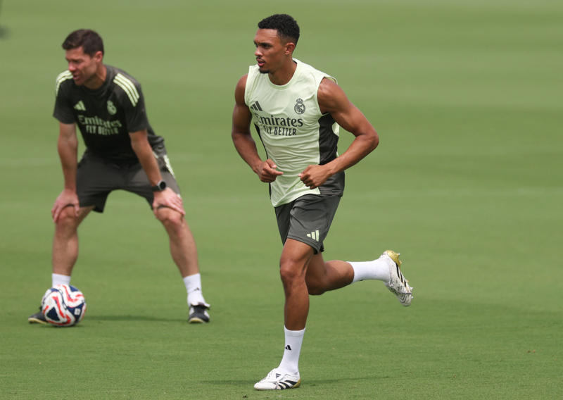 Real Madrid vs Juventus LIVE, Team news, Team news, Team news, Round of 16 results so far, 'The match of the tournament', Manchester City knocked out of Club World Cup by Al-Hilal, 'Juventus are very intense', Alonso on Club World Cup, Yildiz's arrival, Mbappe's first year, Rinderknech clinging on, Will Mbappe play?, Real Madrid's dangerman?, How to watch the Club World Cup, When is Real Madrid vs Juventus?, Real Madrid vs Juventus, Good evening