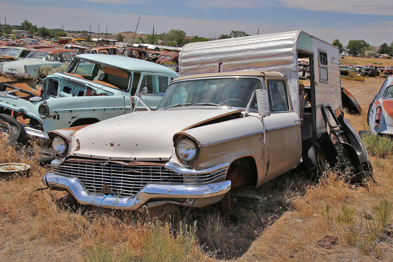 CADILLAC 1948, LINCOLN TOWN CAR 1978, NASH METROPOLITAN, CROSLEY 1948, FORD FALCON 1959, LINCOLN CONTINENTAL 1972, OLDSMOBILE NIGHTY EIGHT LIMOUSINE 1961, CHRYSLER WINDSOR 1960, NASH STATESMAN 1952, BUICK 1941, LINCOLN CONTINENTAL 1968, DODGE DART 1968, CADILLAC COUPE DEVILLE 1970, OLDSMOBILE NINETY EIGHT 1970, FWD SUCOE 1944, THAMES FREIGHTER 800, NASH AMBASSADOR SUPER 1956, BUICK RIVIERA 1972, PONTIAC STARCHIEF 1963, DODGE CORONET SIERRA 1952, HUDSON 1946, STUDEBAKER CHAMPION 1950, OLDSMOBILE 1940, NASH AMBASSADOR CUSTOM 1953, BUICK CENTURION 1973, CHRYSLER NEW YORKER DELUXE 1955, AUSTIN CAMBRIAN, STUDEBAKER COMMANDER CAMPER 1957, STUDEBAKER COMMANDER 1955, INTERNATIONAL C120, LAND ROVER DISCOVERY, PONTIAC SILVER STREAK 1950, PACKARD 200 1952, FWD MODEL HR 1950, CHEVROLET CORVAIR 1960, FORD B SERIES BUS, INTERNATIONAL KB2