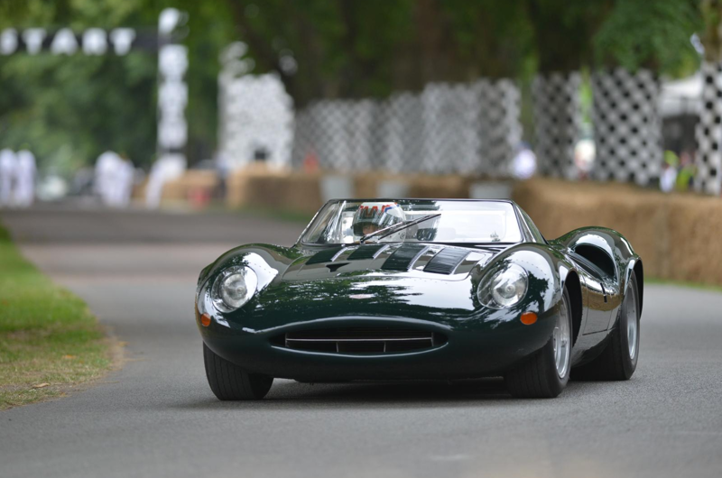 2. Jaguar XJ13 1. Bugatti EB110, 2. Jaguar XJ13, 3. Lamborghini 350GT, 4. Aston Martin DB7 V12, 5. Lagonda V12, 6. McLaren F1, 7. Auto Union D-type, 8. TVR Cerbera Speed 12, 9. BMW 850CSi, 10. Ferrari 125 S, 11. Jaguar XJ12, 12. Mercedes-Benz CLK GTR, 13. Ferrari 410 Superamerica, 14. Packard Twin-Six, 15. Lamborghini Miura, 16. Campbell-Railton Blue Bird, 17. Ferrari F50, 18. Yamaha OX99-11, 19. Jaguar XJ220, 20. Rolls-Royce Phantom III, 21. Jaguar XJR-15