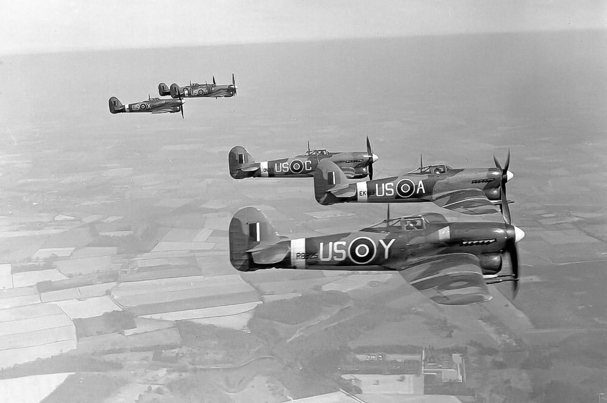 10: Gloster Gladiator, 9: Martin-Baker MB5, 8: Boulton Paul Defiant, 7: Westland Whirlwind, 6: Hawker Typhoon, 5: Bristol Beaufighter, 4: De Havilland Mosquito, 3: Hawker Hurricane, 2: Supermarine Spitfire, 1: Hawker Tempest