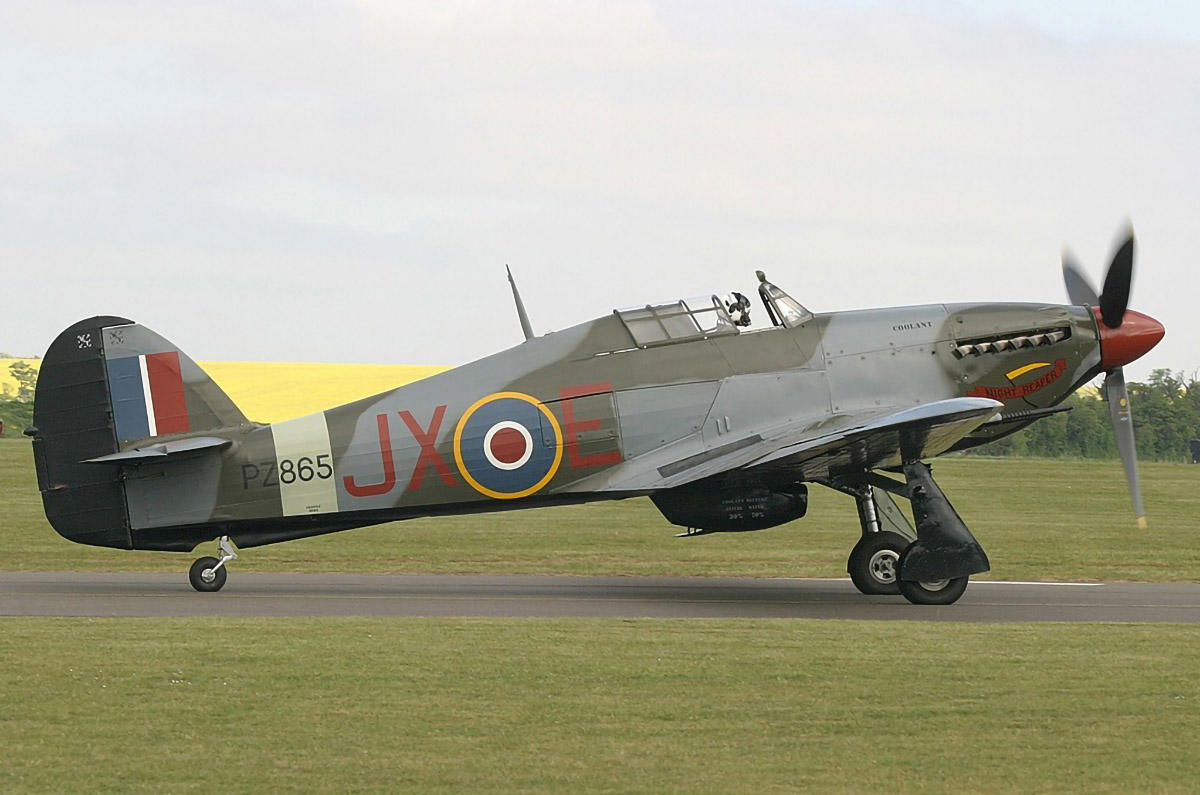 10: Gloster Gladiator, 9: Martin-Baker MB5, 8: Boulton Paul Defiant, 7: Westland Whirlwind, 6: Hawker Typhoon, 5: Bristol Beaufighter, 4: De Havilland Mosquito, 3: Hawker Hurricane, 2: Supermarine Spitfire, 1: Hawker Tempest
