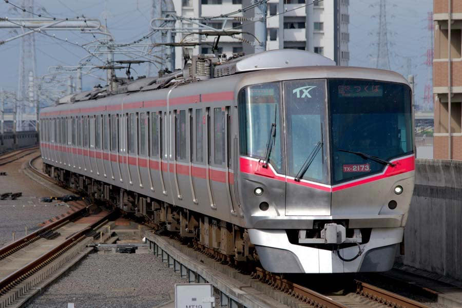 日本の鉄道オタクを問い直すとき, 欧米型オタク文化の収益循環, 文化担い手不在の危機, 保存名車と3セクの再活用, 参画型趣味の文化資源化
