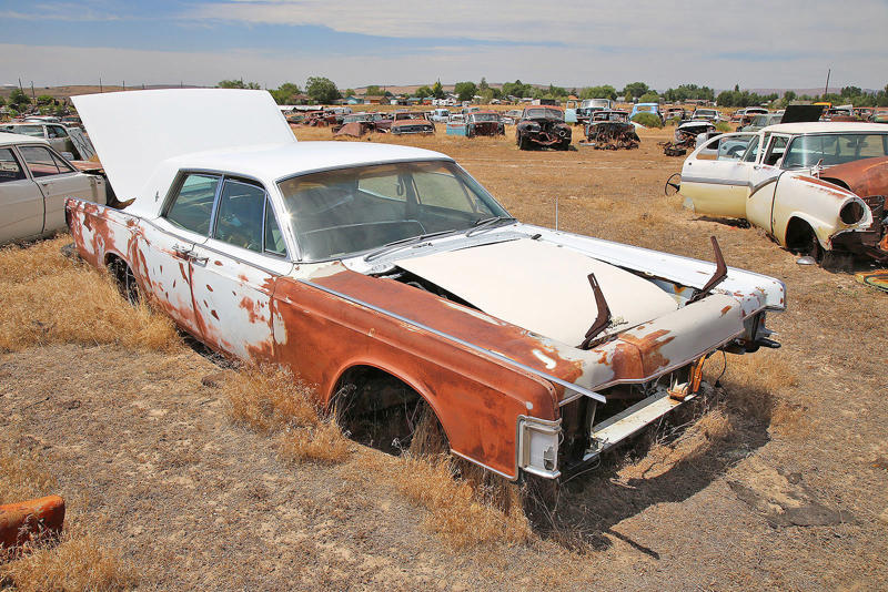 CADILLAC 1948, LINCOLN TOWN CAR 1978, NASH METROPOLITAN, CROSLEY 1948, FORD FALCON 1959, LINCOLN CONTINENTAL 1972, OLDSMOBILE NIGHTY EIGHT LIMOUSINE 1961, CHRYSLER WINDSOR 1960, NASH STATESMAN 1952, BUICK 1941, LINCOLN CONTINENTAL 1968, DODGE DART 1968, CADILLAC COUPE DEVILLE 1970, OLDSMOBILE NINETY EIGHT 1970, FWD SUCOE 1944, THAMES FREIGHTER 800, NASH AMBASSADOR SUPER 1956, BUICK RIVIERA 1972, PONTIAC STARCHIEF 1963, DODGE CORONET SIERRA 1952, HUDSON 1946, STUDEBAKER CHAMPION 1950, OLDSMOBILE 1940, NASH AMBASSADOR CUSTOM 1953, BUICK CENTURION 1973, CHRYSLER NEW YORKER DELUXE 1955, AUSTIN CAMBRIAN, STUDEBAKER COMMANDER CAMPER 1957, STUDEBAKER COMMANDER 1955, INTERNATIONAL C120, LAND ROVER DISCOVERY, PONTIAC SILVER STREAK 1950, PACKARD 200 1952, FWD MODEL HR 1950, CHEVROLET CORVAIR 1960, FORD B SERIES BUS, INTERNATIONAL KB2