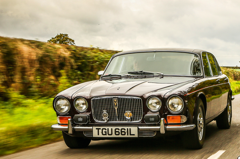 11. Jaguar XJ12 1. Bugatti EB110, 2. Jaguar XJ13, 3. Lamborghini 350GT, 4. Aston Martin DB7 V12, 5. Lagonda V12, 6. McLaren F1, 7. Auto Union D-type, 8. TVR Cerbera Speed 12, 9. BMW 850CSi, 10. Ferrari 125 S, 11. Jaguar XJ12, 12. Mercedes-Benz CLK GTR, 13. Ferrari 410 Superamerica, 14. Packard Twin-Six, 15. Lamborghini Miura, 16. Campbell-Railton Blue Bird, 17. Ferrari F50, 18. Yamaha OX99-11, 19. Jaguar XJ220, 20. Rolls-Royce Phantom III, 21. Jaguar XJR-15