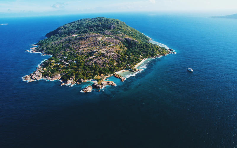 1. Seychelles, How to do it, 2. Hawaii, How to do it, 3. Baltic, How to do it, 4. Galapagos Islands, How to do it, 5. America’s Great Lakes, How to do it, 6. Australia and New Zealand, How to do it, 7. Japan, How to do it, 8. New England, How to do it, 9. South Africa, How to do it, 10. Arabian Gulf, How to do it
