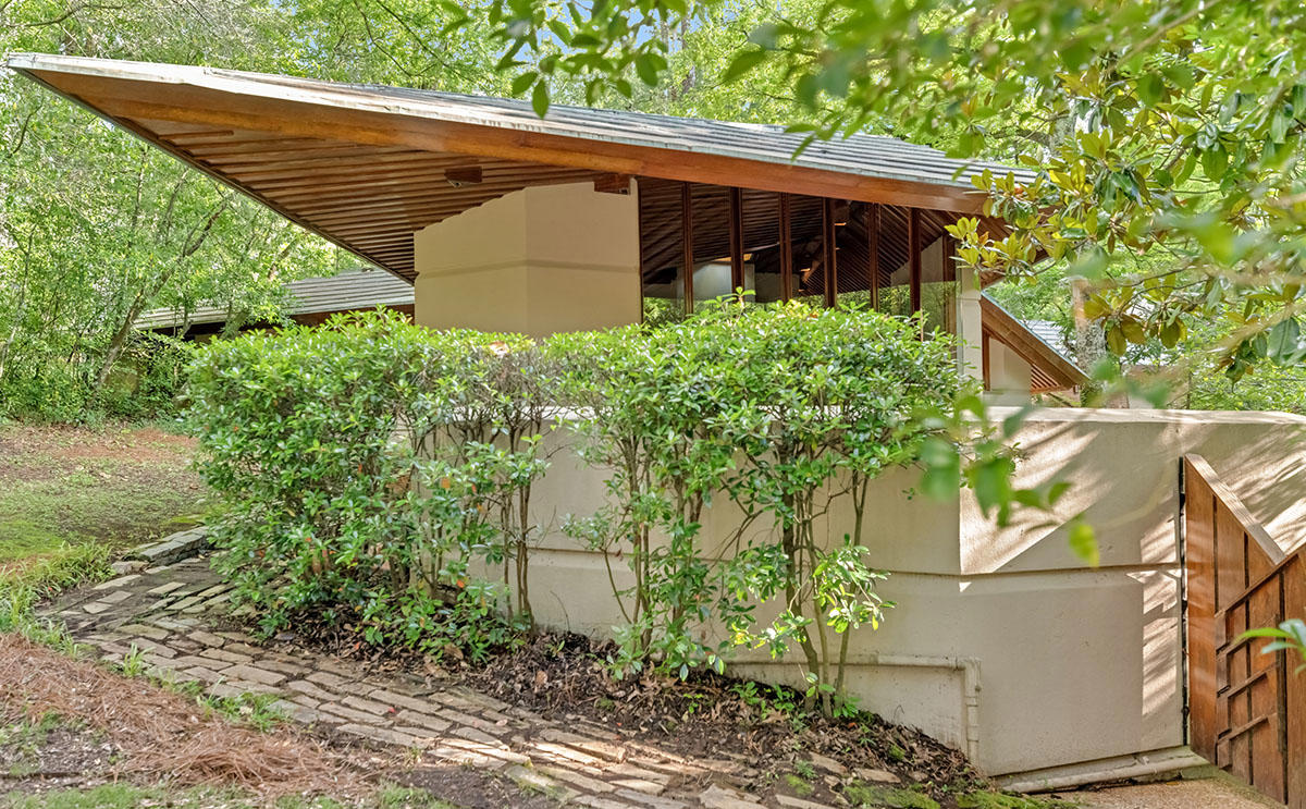 Frank Lloyd Wright's Fountainhead House in Photos