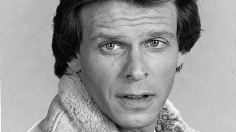 Marc Singer: Mike Donovan Sci-fi series of the 80s: 'V', Jane Badler: Diana, Jane Badler after the series, Nicky Katt: Sean Donovan, Nicky Katt after the series, Faye Grant: Julie Parrish, Faye Grant after the series, June Chadwick: Lydia, June Chadwick after the series, Robert Englund: Willie, Robert Englund after the series, Andrew Prine: Steven, Andrew Prine after the series, Marc Singer: Mike Donovan, Marc Singer after the series, Judson Scott: Lieutenant James, Judson Scott after the series, Richard Herd: John, Richard Herd after the series, Michael Wright: Elias Taylor, Michael Wright after the series, Lane Smith: Nathan Bates, Lane Smith after the series, Jeff Yagher: Kyle Bates, Jeff Yagher after the series, Michael Ironside: Ham Tyler, Michael Ironside after the series, Jennifer Cooke: Elizabeth, Jennifer Cooke after the series, Blair Tefkin: Robin Maxwell, Blair Tefkin after the series, Aki Aleong: Mr. Chiang, Aki Aleong after series, Duncan Regehr: Charles
