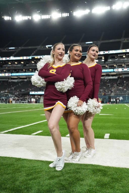 Fantastic cheerleader photos from the 2025 college football playoffs