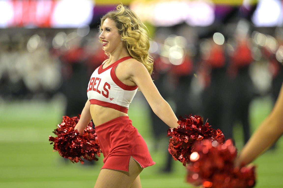 Fantastic cheerleader photos from the 2025 college football playoffs