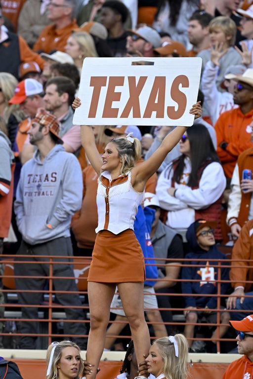 Fantastic cheerleader photos from the 2025 college football playoffs