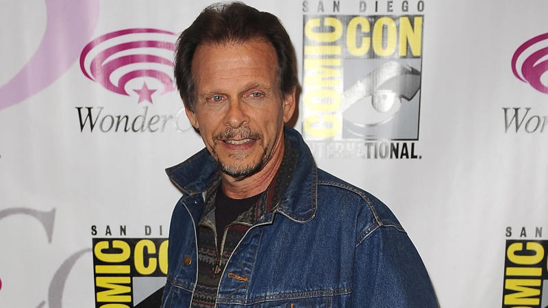 Marc Singer after the series Sci-fi series of the 80s: 'V', Jane Badler: Diana, Jane Badler after the series, Nicky Katt: Sean Donovan, Nicky Katt after the series, Faye Grant: Julie Parrish, Faye Grant after the series, June Chadwick: Lydia, June Chadwick after the series, Robert Englund: Willie, Robert Englund after the series, Andrew Prine: Steven, Andrew Prine after the series, Marc Singer: Mike Donovan, Marc Singer after the series, Judson Scott: Lieutenant James, Judson Scott after the series, Richard Herd: John, Richard Herd after the series, Michael Wright: Elias Taylor, Michael Wright after the series, Lane Smith: Nathan Bates, Lane Smith after the series, Jeff Yagher: Kyle Bates, Jeff Yagher after the series, Michael Ironside: Ham Tyler, Michael Ironside after the series, Jennifer Cooke: Elizabeth, Jennifer Cooke after the series, Blair Tefkin: Robin Maxwell, Blair Tefkin after the series, Aki Aleong: Mr. Chiang, Aki Aleong after series, Duncan Regehr: Charles