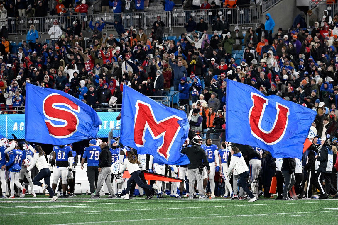 Fantastic cheerleader photos from the 2025 college football playoffs
