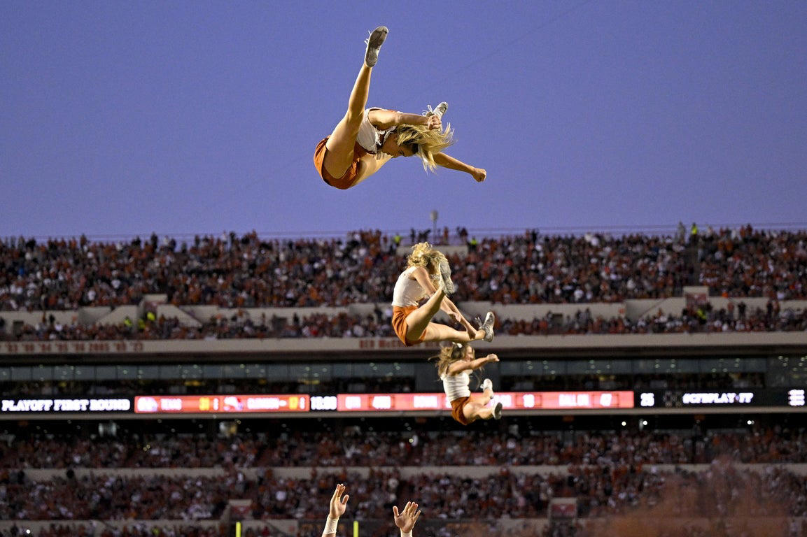 Fantastic cheerleader photos from the 2025 college football playoffs