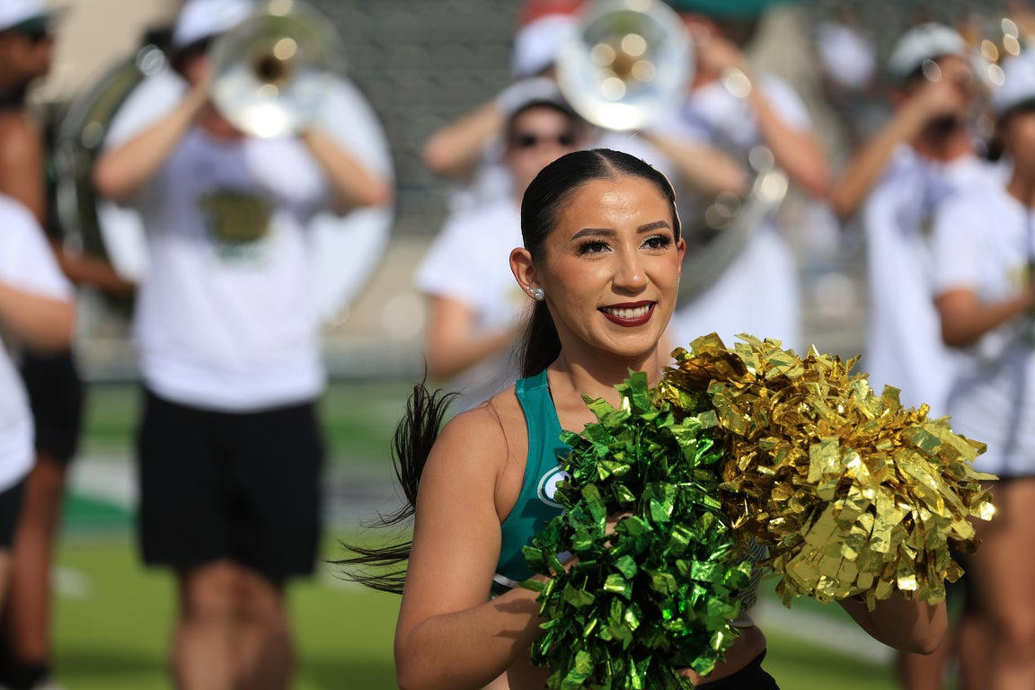 Fantastic cheerleader photos from the 2025 college football playoffs