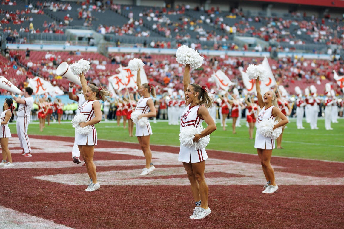 Fantastic cheerleader photos from the 2025 college football playoffs