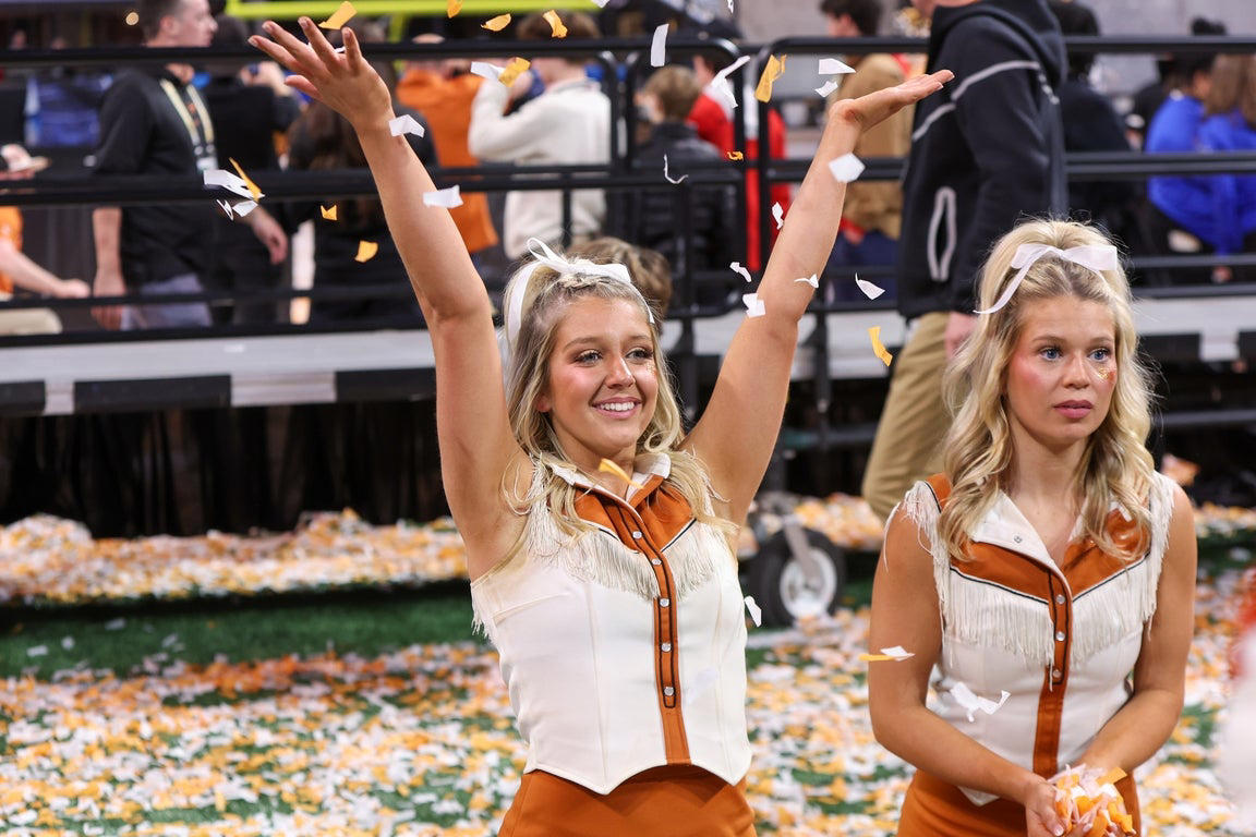 Fantastic cheerleader photos from the 2025 college football playoffs