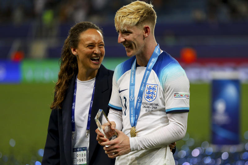 Anthony Gordon (2023) A rising star, The winners, Petr Čech (2002), Alberto Gilardino (2004), Klaas-Jan Huntelaar (2006), Royston Drenthe (2007), Marcus Berg (2009), Juan Mata (2011), William Carvalho (2015), Dani Ceballos (2017), Fabian Ruiz (2019), Fabio Vieira (2021), Anthony Gordon (2023)