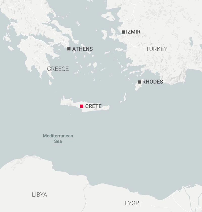 Wildfires in Crete spark mass evacuations from hotels in holiday hotspot