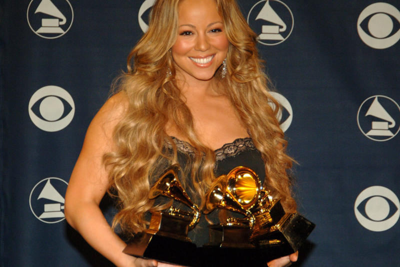 Mariah Carey: from Long Island to the world, Mariah Carey's childhood and adolescence, Family troubles, Her siblings don't want to be reminded of it, Breakthrough, Wedding of Mariah Carey and Tommy Mottola, A great voice, Hit albums from Mariah, Stars of the 90s: Mariah Carey and Whitney Houston, A Christmas muse, Physical change, Leaving Columbia, Glitter: failure, Luis Miguel and Mariah Carey: Latin romance, Mariah Carey's hospitalisation, Glitter's unfortunate release date, "An utter meltdown", Longing to be a Hollywood star, Farewell to her record company, Philantropist and activist, Mariah Carey's "comeback", 'We Belong Together', Movies: Tennessee (2008), Mariah Carey in 'Precious', No other movies, Mariah Carey and Nick Cannon, Two children, Mariah Carey's maturity, Songbird Supreme, Queen of Christmas, Viva Las Vegas!, A new love for Mariah Carey, They are both available, Mariah Carey's controversial memoir, Painful memories for her family, Mariah Carey responds to her siblings' lawsuits, The death of her sister and mother, An "inspiration" to others, A film about Mariah's life?