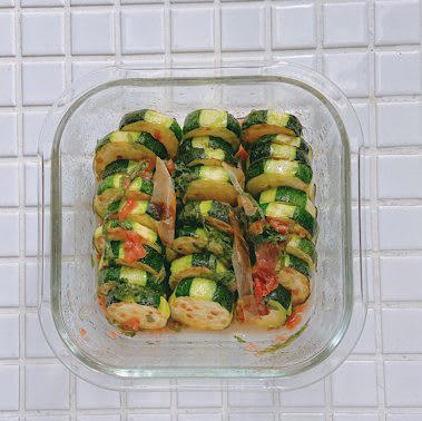 冷やして美味しい♪『焼きズッキーニの梅しそ浸し』の作り置きレシピ, 作り方（調理時間 10分 ※冷やす時間含まず）, ブログ「mama*kitchen」 ・・・日々のごはん記録、ときどきコドモ。（http://mama-kitchen.blog.jp/）, インスタグラム 「Mayu*」・・・パンの日が多い、ワンプレート朝ごはん。（https://instagram.com/mama_kitchen/）