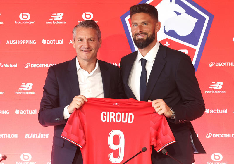 Latest transfer news headlines, Arsenal set new Gyokeres deadline, Osimhen chooses Man Utd move, Chelsea in talks over Dibling deal, Arsenal get huge Rodrygo boost, Madueke wants Arsenal move, Rashford chooses preferred next club, Woltemade to Bayern hits pothole, Calvert-Lewin receives Premier League, Bundesliga offers, DONE DEAL: Chelsea wonderkid joins Torino, Nwaneri in contract talks, Eze to push for Arsenal switch, Juventus to terminate Vlahovic?, DONE DEAL: Jonathan David joins Juventus, Martinelli to Saudi Arabia?, More on Gittens and Chelsea, Kyle Walker set for shock move, DONE DEAL: Keane extends Everton deal, Manchester City eye Inter defender, NEW: Man United tried for Ndidi last summer, Cunha handed No10 shirt, Man Utd quintet hand in transfer requests, Coutinho leaves Villa, Brownhill Burnley future uncertain, Hirst commits future to Ipswich, Scalvini top Newcastle target, Rashford to return to Man Utd, Galbraith set for Swans, David jets in for Juve medical, Cajuste attracting suitors, Charlton add Bell, Spurs appoint Martin Ho, Al-Nassr turn attention to Martinelli, Arsenal and Chelsea keeping tabs on Smit, Dumfries' release clause, Silva turns down Saudi, Williams speaks on new Bilbao deal, Man Utd not pursuing Calvert-Lewin, Tomiyasu to leave Arsenal, Nico Williams signs new deal, Man City appoint Andree Jeglertz, Arteta and Heinze set for Arsenal reunion, Gittens set for Chelsea move, DONE DEAL, David arrives for medical, Rodrygo boost, Arsenal to appoint Gabriel Heinze, Newcastle launch second Elanga bid, Arsenal hold fresh Madueke talks, Spurs looking to sell Richarlison, Diouf unimpressed by Burnley demands, Milambo signs for Brentford, Bournemouth close in on Diakite, Man City appoint Jeglertz, Newcastle launch Elanga bid, Gittens 'on verge' of Chelsea move, Milan complete Ricci deal, Shankland ends Hearts saga, Como to sign Kuhn, Pogba speaks on Monaco tears, Abraham joins Besiktas, Rodrygo set to leave Real, Juve keen on Sancho, but there is major stumbling block, Gittens latest, Manchester United in race against time to sign Mbeumo, Palace stand firm on Eze valuation, Conte targets £52m Lookman transfer, Sancho closing in on Man Utd exit, Sesko to Arsenal latest, Strasbourg agree deal for Chelsea target, PSG to rival Arsenal for Rodrygo, Man Utd prepare £43m Fabian Ruiz bid, Chelsea hold talks for Coulibaly, Arsenal given new Nico Williams hope, Chelsea eye Casado deal, Lookman price, Everton deal close, Arsenal get Cristhian Mosquera boost, Man Utd to sign Mbeumo this week, Sunderland close to Petrovic deal, New Tottenham bid for Kudus expected, Liverpool target Lukeba deal, Mosquera to Arsenal latest, Man Utd step up Watkins move, Arsenal handed new Rodrygo boost, Chelsea make shock bid for Real Madrid hero, Gyokeres agrees Arsenal deal, Chelsea exits, Kaoru Mitoma wants Brighton stay, DEAL AGREED, Joao Pedro shirt number, Giroud on Lille move, Crystal Palace make formal offer for Eze replacement, Pedro debut?, Juventus book David medical, Man Utd step up interest in '£60m' Watkins, DONE DEAL, New-look Chelsea, Fulham vindication, Premier League sides circle Leipzig star, Dani Olmo speaks out on Luis Diaz and Nico Williams