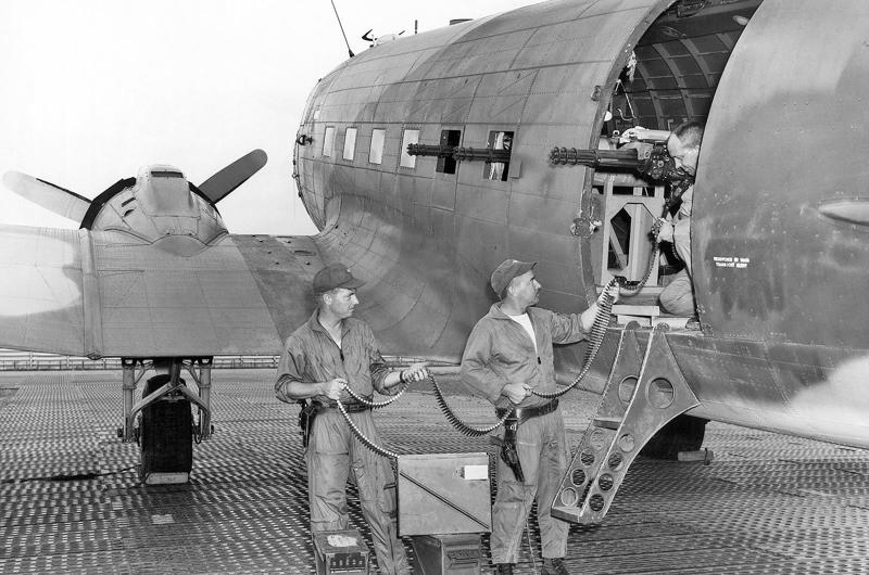 9: Douglas C-47/DC-3 11: Boeing 747, 10: Focke-Wulf Fw 200 Condor, 9: Douglas C-47/DC-3, 8: Airbus A330 MRTT, 7: Boeing 737, 6: de Havilland Comet/Nimrod, 5: HFB 320 Hansa, 4: Sud Aviation SE 210 Caravelle, 3: Lockheed Constellation, 2: Vickers VC10, 1: Tupolev Tu-116