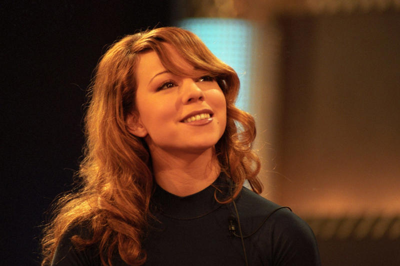Mariah Carey: from Long Island to the world, Mariah Carey's childhood and adolescence, Family troubles, Her siblings don't want to be reminded of it, Breakthrough, Wedding of Mariah Carey and Tommy Mottola, A great voice, Hit albums from Mariah, Stars of the 90s: Mariah Carey and Whitney Houston, A Christmas muse, Physical change, Leaving Columbia, Glitter: failure, Luis Miguel and Mariah Carey: Latin romance, Mariah Carey's hospitalisation, Glitter's unfortunate release date, "An utter meltdown", Longing to be a Hollywood star, Farewell to her record company, Philantropist and activist, Mariah Carey's "comeback", 'We Belong Together', Movies: Tennessee (2008), Mariah Carey in 'Precious', No other movies, Mariah Carey and Nick Cannon, Two children, Mariah Carey's maturity, Songbird Supreme, Queen of Christmas, Viva Las Vegas!, A new love for Mariah Carey, They are both available, Mariah Carey's controversial memoir, Painful memories for her family, Mariah Carey responds to her siblings' lawsuits, The death of her sister and mother, An "inspiration" to others, A film about Mariah's life?