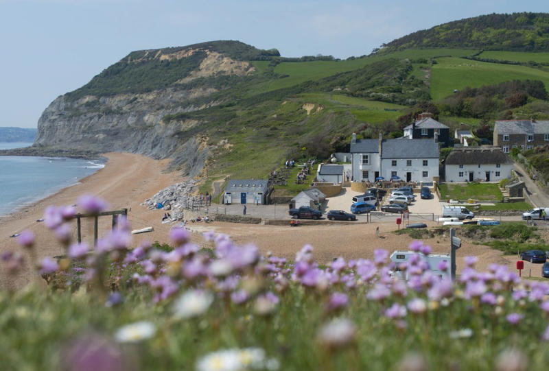 The Anchor Inn, The Black Friar, The Brisley Bell, The Britannia Inn, Cheers Café Bar & Tavern, The Fighting Cocks, The Ferry, The Final Whistle, Gaggle of Geese, The Hayhurst Arms, The Holly Tree, The Jolly Fisherman, Myrtle Tavern, Pandora Inn, The Plough, The Ram Inn, The Ship, Tafarn Sinc, Teuchters Landing, Tŷ Coch Inn