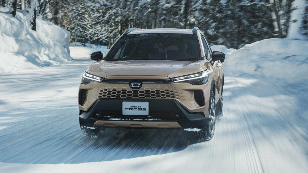 ■クラウンエステートや新型RAV4 COREと同じドット柄の新フロントグリルに!!, ■ハイブリッド専用モデルに進化、GR SPORTも追加設定!!, ■国内初採用の「光る矢印」!? 驚きの先進安全装備も, ■注目グレードは「Z」と「GR SPORT」!!, ■価格アップ以上の価値アリ！