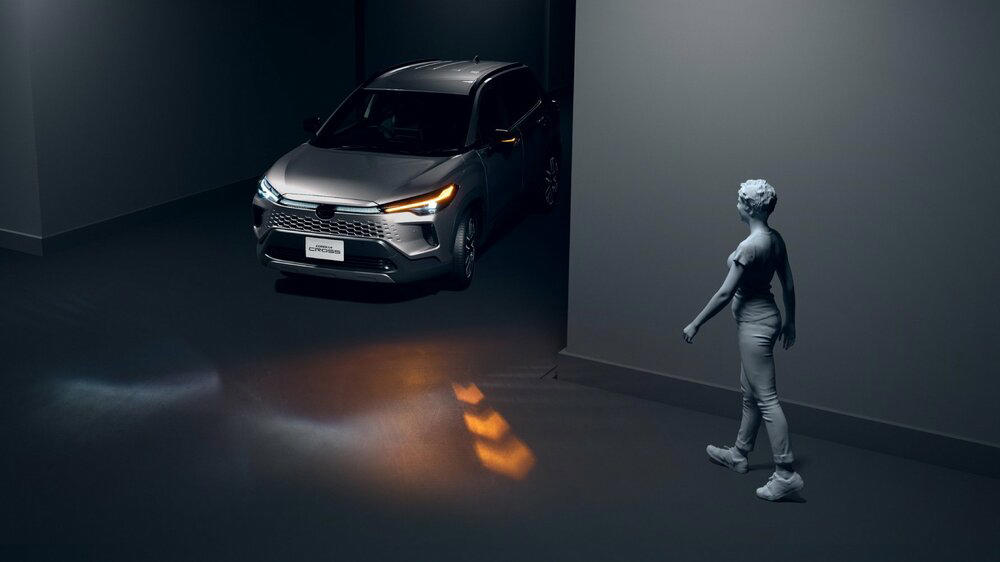 ■クラウンエステートや新型RAV4 COREと同じドット柄の新フロントグリルに!!, ■ハイブリッド専用モデルに進化、GR SPORTも追加設定!!, ■国内初採用の「光る矢印」!? 驚きの先進安全装備も, ■注目グレードは「Z」と「GR SPORT」!!, ■価格アップ以上の価値アリ！