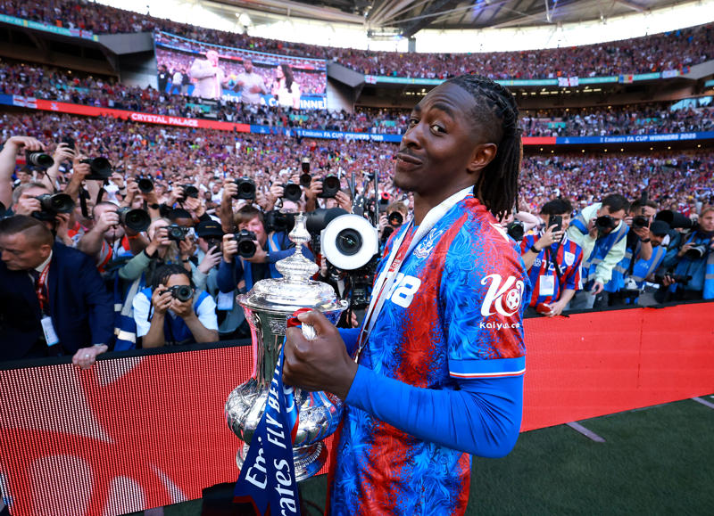 Latest transfer news headlines, Gyokeres to Arsenal fee revealed, Tottenham get Kudus boost, Arsenal reveal Martin Zubimendi shirt number, Gyokeres to Arsenal update, Arsenal close in on Gyokeres, Arteta: Zubimendi could be key signing for Arsenal, Arsenal confirm Zubimendi signing, Kudus to Tottenham update, Barcelona to step up Rashford move, Spurs eye Kudus alternative, Chelsea outcast eyes homecoming, Tottenham plan second Kudus bid next week, Man Utd make shock move for Calvert-Lewin, Arsenal in Gyokeres breakthrough, Nwaneri to Chelsea twist, Arsenal plot opening Madueke bid, Reece James sends fitness update, Fran Garcia on his future, Nwaneri 'reluctant' to sign new Arsenal deal, Chelsea and Arsenal to hold Madueke talks, Tottenham plot second bid for Kudus after £50m offer rejected, Walker speaks on shock Burnley move, Porto chasing Sainz, Jackson future in doubt?, No offers for Madueke, Stoke land Mubama, Watford sign Semedo, Done deal! Brighton land left-back, Chelsea interested in Nwaneri, Arsenal agree Madueke deal, Done deal! Chelsea sign Gittens, Arsenal face new Rodrygo rival, Arsenal step up Madueke talks, Gyokeres set for Sporting return, Maksym Taloverov joins Stoke, Arsenal get Madueke boost, Man Utd reveal Leon plan, Walker reacts to Burnley move, Man Utd confirm Leon signing, DONE DEAL, Arsenal 'prepare' Gyokeres move, Palmer praises Estevao, Man Utd stars to seek summer moves, Cunha shirt number, Gittens announcement imminent, Maresca on Madueke's future, Arsenal set new Gyokeres deadline, Osimhen chooses Man Utd move, Chelsea in talks over Dibling deal, Arsenal get huge Rodrygo boost, Madueke wants Arsenal move, Rashford chooses preferred next club, Woltemade to Bayern hits pothole, Calvert-Lewin receives Premier League, Bundesliga offers, DONE DEAL: Chelsea wonderkid joins Torino, Nwaneri in contract talks, Eze to push for Arsenal switch, Juventus to terminate Vlahovic?, DONE DEAL: Jonathan David joins Juventus, Martinelli to Saudi Arabia?, More on Gittens and Chelsea, Kyle Walker set for shock move, DONE DEAL: Keane extends Everton deal, Manchester City eye Inter defender, NEW: Man United tried for Ndidi last summer, Cunha handed No10 shirt, Man Utd quintet hand in transfer requests, Coutinho leaves Villa, Brownhill Burnley future uncertain, Hirst commits future to Ipswich, Scalvini top Newcastle target, Rashford to return to Man Utd, Galbraith set for Swans, David jets in for Juve medical, Cajuste attracting suitors, Charlton add Bell, Spurs appoint Martin Ho, Al-Nassr turn attention to Martinelli, Arsenal and Chelsea keeping tabs on Smit, Dumfries' release clause, Silva turns down Saudi, Williams speaks on new Bilbao deal, Man Utd not pursuing Calvert-Lewin, Tomiyasu to leave Arsenal, Nico Williams signs new deal, Man City appoint Andree Jeglertz, Arteta and Heinze set for Arsenal reunion, Gittens set for Chelsea move, DONE DEAL, David arrives for medical, Rodrygo boost, Arsenal to appoint Gabriel Heinze, Newcastle launch second Elanga bid, Arsenal hold fresh Madueke talks, Spurs looking to sell Richarlison, Diouf unimpressed by Burnley demands, Milambo signs for Brentford, Bournemouth close in on Diakite, Man City appoint Jeglertz, Newcastle launch Elanga bid