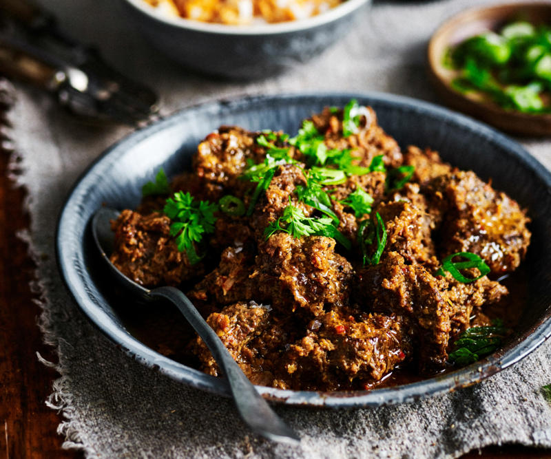 The best cuts for slow cooker beef recipes, You’ll need these…, Tips for slow cooking success, Slow cooker biryani , Slow cooker beef ragu , Slow cooker beef soup with chickpea & chorizo , Slow cooker massaman beef curry , Slow-cooker beef stroganoff , Slow cooker beef ramen with shiitake mushrooms , Slow-cooker beef cheeks in pedro ximénez , Beef and mushroom pies , Slow-cooker beer and thyme beef cheeks , Slow cooker five ingredient cottage pie , Beer and thyme beef cheeks , Slow-cooked Mexican beef chilli mole , Beef and vegetable soup , Coconut curried beef , Lasagne-style crock-pot , Beef casserole with cheesy herb dumplings , Coriander beef curry , Tuscan beef stew , What to serve with your slow cooker beef, More slow cooker inspiration, Even more slow cooker dinners