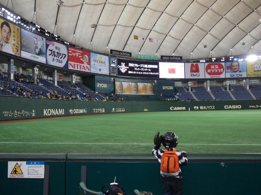 日本の野球ファンを狙うMLBの取り組み, 世界的人気のサッカーとは異なる野球, アメリカを“宗主国”とするような関係, イチローの出ない試合は「ガラガラ」だった, 背景にある大谷翔平の人気, MLBが日本市場に傾倒する背景事情, 大谷翔平あってこそのMLB人気