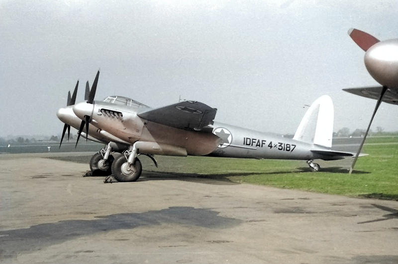 10: de Havilland Mosquito 10. de Havilland Mosquito (1940), 10: de Havilland Mosquito, 9: Republic P-47 Thunderbolt (1941), 9: Republic P-47 Thunderbolt, 8: Boeing B-17 Flying Fortress (1938), 8: Boeing B-17 Flying Fortress, 7: Douglas C-47/DC-3 (1935), 7: Douglas C-47/DC-3, 6: Mil Mi-24 ‘Hind’ (1969), 6: Mil Mi-24 'Hind', 5: Avro Shackleton (1949), 5: Avro Shackleton, 4: Grumman F-14 Tomcat (1970), 4: Grumman F-14 Tomcat, 3: A-10 Thunderbolt II, 3: F-4 Phantom II, 3: C-130 Hercules, 2: Tupolev Tu-95 ‘Bear’ (1952), 2: Tupolev Tu-95 'Bear', 1: Boeing B-52 Stratofortress (1952)