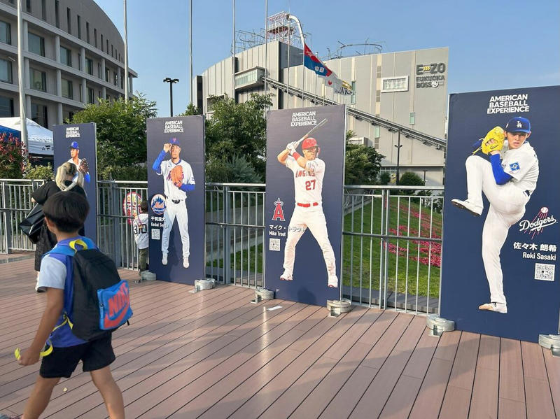 日本の野球ファンを狙うMLBの取り組み, 世界的人気のサッカーとは異なる野球, アメリカを“宗主国”とするような関係, イチローの出ない試合は「ガラガラ」だった, 背景にある大谷翔平の人気, MLBが日本市場に傾倒する背景事情, 大谷翔平あってこそのMLB人気