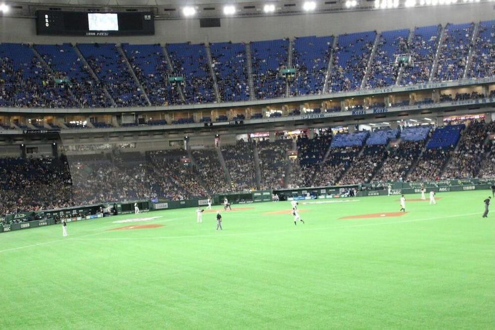 日本の野球ファンを狙うMLBの取り組み, 世界的人気のサッカーとは異なる野球, アメリカを“宗主国”とするような関係, イチローの出ない試合は「ガラガラ」だった, 背景にある大谷翔平の人気, MLBが日本市場に傾倒する背景事情, 大谷翔平あってこそのMLB人気