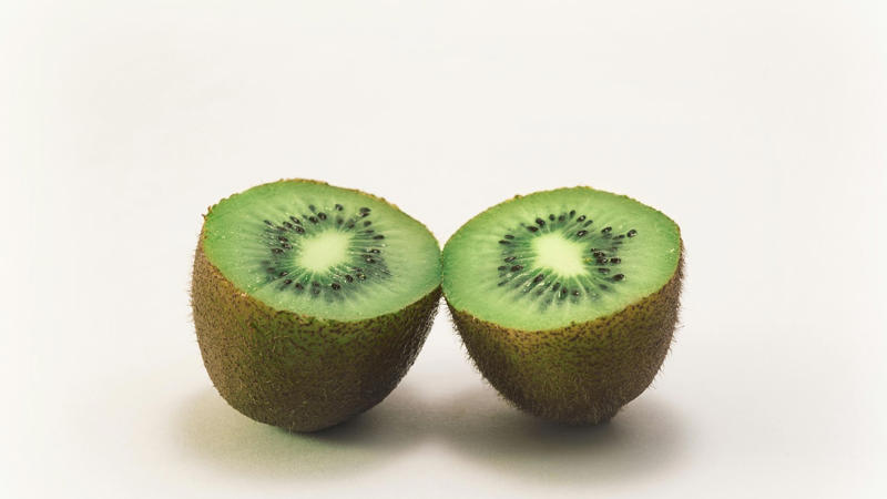 1. Boosts Collagen, 2. Powers Up Immune System, 3. Helps Wounds Heal Faster, 4. Fights Off Free Radical Damage, 5. Improves Iron Absorption, 6. May Lower Risk Of Heart Disease, 7. Supports Brain Health And Mood, 8. Eases Common Cold Severity, 9. Reduces Gout Flare-Ups, 10. Healthy Gums And Teeth, 1. Red Bell Peppers, 3. Broccoli, 4. Strawberries, 5. Guava, 6. Brussels Sprouts, 7. Papaya, 9. Chili Peppers, 10. Acerola Cherry