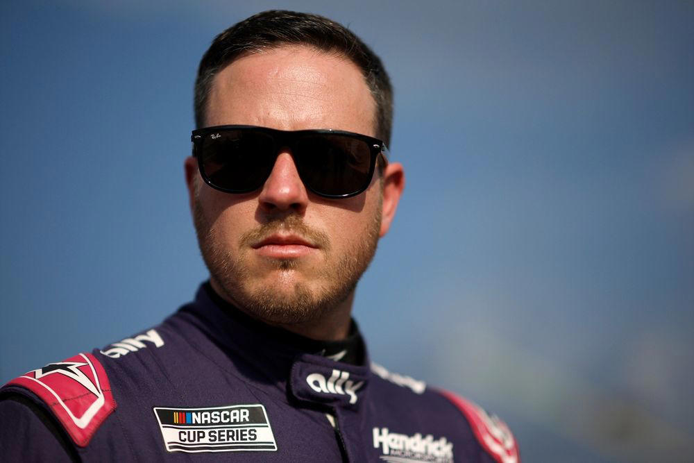 Ty Dillon (No. 32 seed) defeats Brad Keselowski (No. 17 seed), Alex Bowman (No. 8 seed) defeats Bubba Wallace (No. 9 seed), Chase Elliott (No. 5 seed) defeats John Hunter Nemechek (No. 12 seed) , Erik Jones (No. 20 seed) defeats Ricky Stenhouse Jr. (No. 29 seed), Ryan Preece (No. 15 seed) defeats Noah Gragson (No. 31 seed) , Tyler Reddick (No. 23 seed) defeats Carson Hocevar (No. 26 seed) , Ty Gibbs (No. 6 seed) defeats AJ Allmendinger (No. 22 seed), Chris Buescher (No. 3 seed) defeats Zane Smith (No. 14 seed)