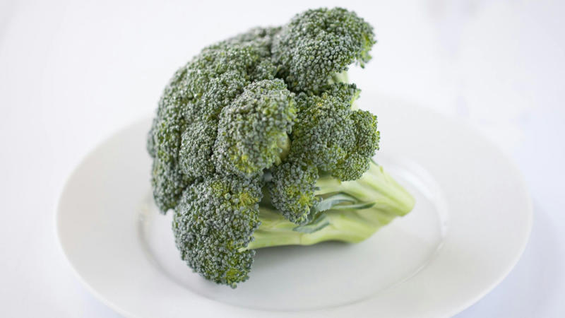 1. Boosts Collagen, 2. Powers Up Immune System, 3. Helps Wounds Heal Faster, 4. Fights Off Free Radical Damage, 5. Improves Iron Absorption, 6. May Lower Risk Of Heart Disease, 7. Supports Brain Health And Mood, 8. Eases Common Cold Severity, 9. Reduces Gout Flare-Ups, 10. Healthy Gums And Teeth, 1. Red Bell Peppers, 3. Broccoli, 4. Strawberries, 5. Guava, 6. Brussels Sprouts, 7. Papaya, 9. Chili Peppers, 10. Acerola Cherry