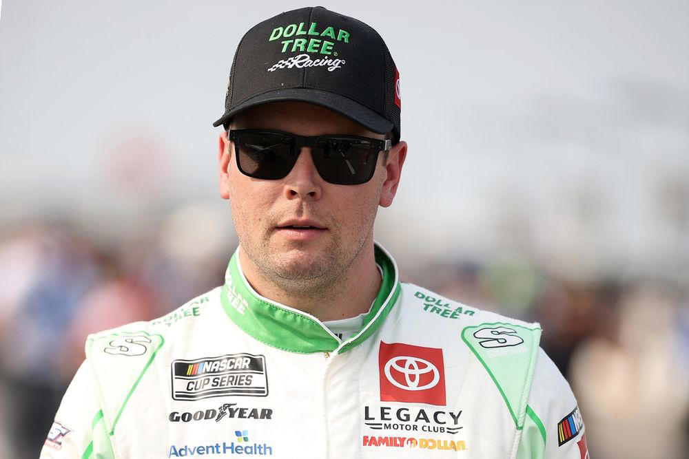 Ty Dillon (No. 32 seed) defeats Brad Keselowski (No. 17 seed), Alex Bowman (No. 8 seed) defeats Bubba Wallace (No. 9 seed), Chase Elliott (No. 5 seed) defeats John Hunter Nemechek (No. 12 seed) , Erik Jones (No. 20 seed) defeats Ricky Stenhouse Jr. (No. 29 seed), Ryan Preece (No. 15 seed) defeats Noah Gragson (No. 31 seed) , Tyler Reddick (No. 23 seed) defeats Carson Hocevar (No. 26 seed) , Ty Gibbs (No. 6 seed) defeats AJ Allmendinger (No. 22 seed), Chris Buescher (No. 3 seed) defeats Zane Smith (No. 14 seed)