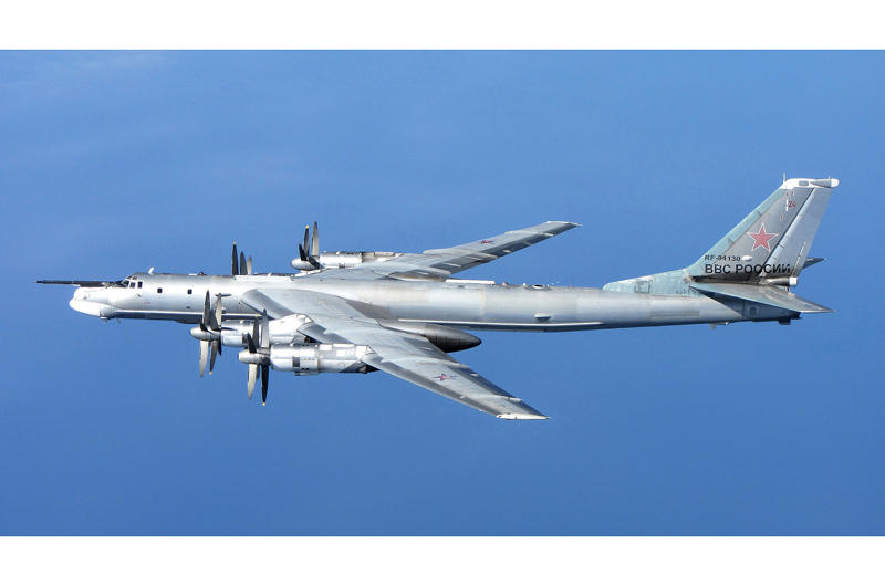 2: Tupolev Tu-95 ‘Bear’ (1952) 10. de Havilland Mosquito (1940), 10: de Havilland Mosquito, 9: Republic P-47 Thunderbolt (1941), 9: Republic P-47 Thunderbolt, 8: Boeing B-17 Flying Fortress (1938), 8: Boeing B-17 Flying Fortress, 7: Douglas C-47/DC-3 (1935), 7: Douglas C-47/DC-3, 6: Mil Mi-24 ‘Hind’ (1969), 6: Mil Mi-24 'Hind', 5: Avro Shackleton (1949), 5: Avro Shackleton, 4: Grumman F-14 Tomcat (1970), 4: Grumman F-14 Tomcat, 3: A-10 Thunderbolt II, 3: F-4 Phantom II, 3: C-130 Hercules, 2: Tupolev Tu-95 ‘Bear’ (1952), 2: Tupolev Tu-95 'Bear', 1: Boeing B-52 Stratofortress (1952)