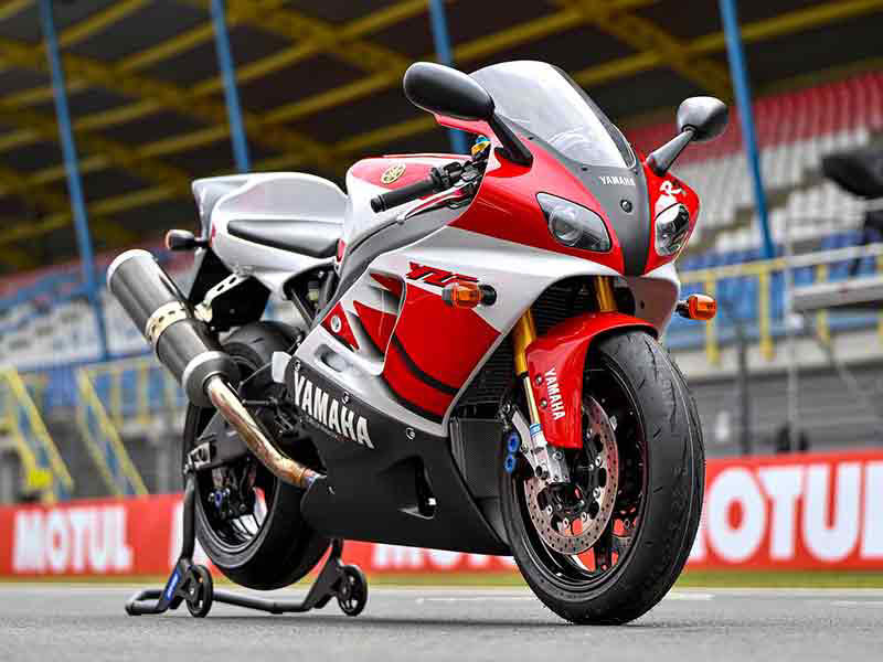 パオロ・パヴェジオ（Yamaha Motor Racing マネージング・ディレクター）, ファビオ・クアルタラロ選手（Monster Energy Yamaha MotoGP）, アレックス・リンス選手（Monster Energy Yamaha MotoGP）, パオロ・カンピノーティ（Prima Pramac Yamaha MotoGP チーム代表）, ジャック・ミラー選手（Prima Pramac Yamaha MotoGP）, ミゲール・オリベイラ選手（Prima Pramac Yamaha MotoGP）
