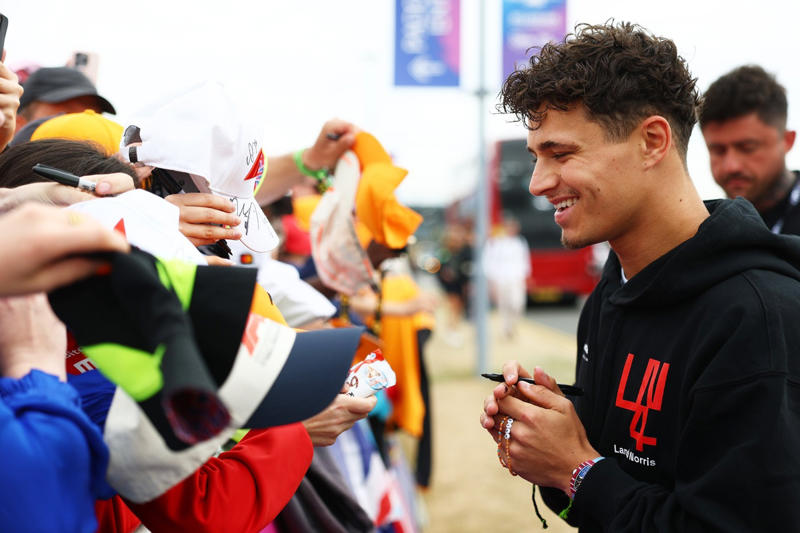 Liam Lawson, Red Bull Racing, Lando Norris, McLaren, Morgan Rogers, Alex Albon, Williams, George Russell, Mercedes, Zak Brown, McLaren, Tom Kerridge, Gabriel Bortoleto, Sauber, Zak Brown, McLaren, Lando Norris, McLaren, David Richards, Chairman of Prodrive and Hugh Chambers, CEO of Motorsport UK, Tim Mayer, Tim Mayer, Isack Hadjar, RB F1 Team, Andrea Kimi Antonelli, Mercedes, Carlos Sainz, Williams, Lando Norris, McLaren, Alex Albon, Williams, Morgan Rogers, Paul Aron, Sauber, Lando Norris, McLaren, Fernando Alonso, Aston Martin Racing, George Russell, Mercedes, Oscar Piastri, McLaren, Charles Leclerc, Ferrari, Lando Norris, McLaren, Fernando Alonso, Aston Martin Racing, Felipe Drugovich, Aston Martin, Nico Hulkenberg, Sauber, Lando Norris, McLaren, Fernando Alonso, Aston Martin Racing, Felipe Drugovich, Aston Martin
