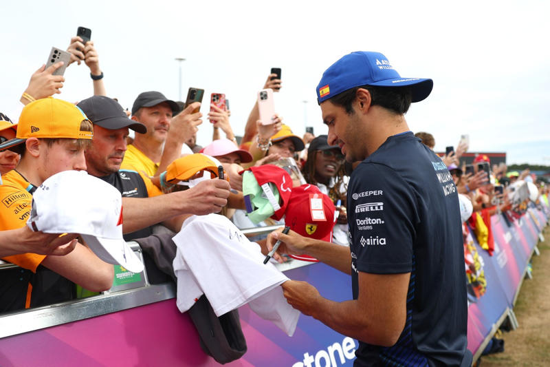 Liam Lawson, Red Bull Racing, Lando Norris, McLaren, Morgan Rogers, Alex Albon, Williams, George Russell, Mercedes, Zak Brown, McLaren, Tom Kerridge, Gabriel Bortoleto, Sauber, Zak Brown, McLaren, Lando Norris, McLaren, David Richards, Chairman of Prodrive and Hugh Chambers, CEO of Motorsport UK, Tim Mayer, Tim Mayer, Isack Hadjar, RB F1 Team, Andrea Kimi Antonelli, Mercedes, Carlos Sainz, Williams, Lando Norris, McLaren, Alex Albon, Williams, Morgan Rogers, Paul Aron, Sauber, Lando Norris, McLaren, Fernando Alonso, Aston Martin Racing, George Russell, Mercedes, Oscar Piastri, McLaren, Charles Leclerc, Ferrari, Lando Norris, McLaren, Fernando Alonso, Aston Martin Racing, Felipe Drugovich, Aston Martin, Nico Hulkenberg, Sauber, Lando Norris, McLaren, Fernando Alonso, Aston Martin Racing, Felipe Drugovich, Aston Martin