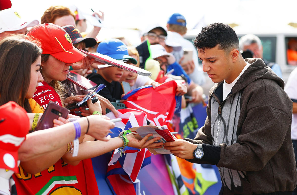 Liam Lawson, Red Bull Racing, Lando Norris, McLaren, Morgan Rogers, Alex Albon, Williams, George Russell, Mercedes, Zak Brown, McLaren, Tom Kerridge, Gabriel Bortoleto, Sauber, Zak Brown, McLaren, Lando Norris, McLaren, David Richards, Chairman of Prodrive and Hugh Chambers, CEO of Motorsport UK, Tim Mayer, Tim Mayer, Isack Hadjar, RB F1 Team, Andrea Kimi Antonelli, Mercedes, Carlos Sainz, Williams, Lando Norris, McLaren, Alex Albon, Williams, Morgan Rogers, Paul Aron, Sauber, Lando Norris, McLaren, Fernando Alonso, Aston Martin Racing, George Russell, Mercedes, Oscar Piastri, McLaren, Charles Leclerc, Ferrari, Lando Norris, McLaren, Fernando Alonso, Aston Martin Racing, Felipe Drugovich, Aston Martin, Nico Hulkenberg, Sauber, Lando Norris, McLaren, Fernando Alonso, Aston Martin Racing, Felipe Drugovich, Aston Martin