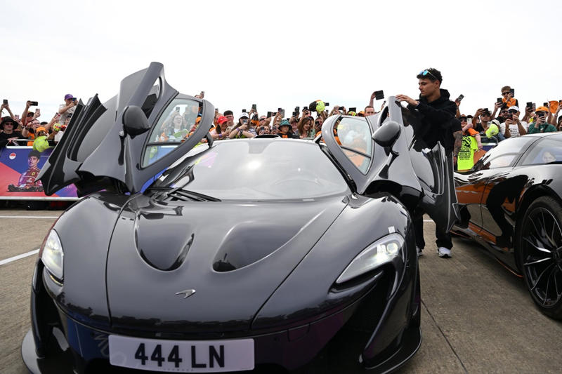 Liam Lawson, Red Bull Racing, Lando Norris, McLaren, Morgan Rogers, Alex Albon, Williams, George Russell, Mercedes, Zak Brown, McLaren, Tom Kerridge, Gabriel Bortoleto, Sauber, Zak Brown, McLaren, Lando Norris, McLaren, David Richards, Chairman of Prodrive and Hugh Chambers, CEO of Motorsport UK, Tim Mayer, Tim Mayer, Isack Hadjar, RB F1 Team, Andrea Kimi Antonelli, Mercedes, Carlos Sainz, Williams, Lando Norris, McLaren, Alex Albon, Williams, Morgan Rogers, Paul Aron, Sauber, Lando Norris, McLaren, Fernando Alonso, Aston Martin Racing, George Russell, Mercedes, Oscar Piastri, McLaren, Charles Leclerc, Ferrari, Lando Norris, McLaren, Fernando Alonso, Aston Martin Racing, Felipe Drugovich, Aston Martin, Nico Hulkenberg, Sauber, Lando Norris, McLaren, Fernando Alonso, Aston Martin Racing, Felipe Drugovich, Aston Martin
