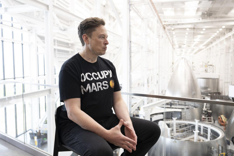 The move to Texas, Rocket tests, The creation of the Starbase town, Local protests, The desire to be king, SpaceX rules, Elon Musk immortalized, The leap to Mars, A law unto itself, Tesla diners, The occupation of Mars, The ubiquitous X in Tesla Town, SpaceX and the Musk clan, Musk's America Party, Burnout?