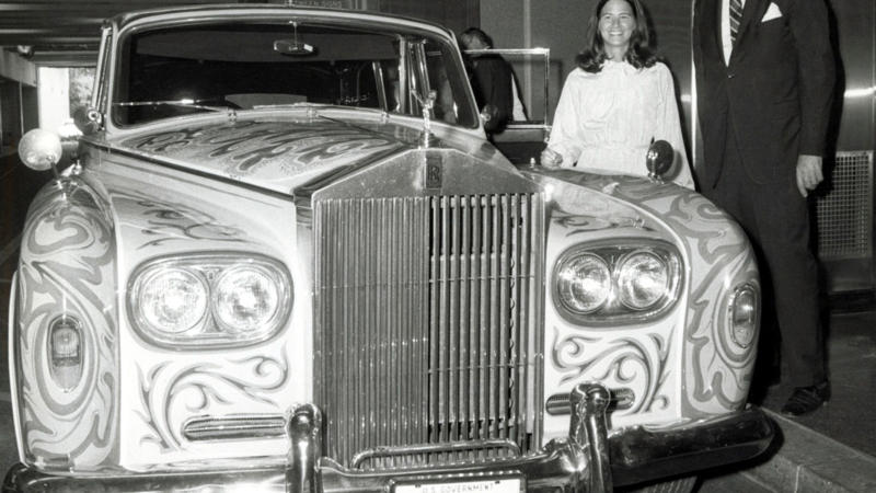 It Was Lennon’s Mobile Stage A Rock Star At His Peak And The Car That Reflected It, Why John Chose A Rolls-Royce, Not A Sporty Jaguar, Polished Black And Perfectly Conventional At First, Something Was Missing, The Psychedelic Era Was Exploding, And So Was His Imagination, From Limousine To Canvas: The Idea To Transform It, Inspired By Gypsies, Daydreams, And Eastern Designs, The Painters Behind The Paint Job, What Those Swirls And Motifs Really Meant, Londoners Were Shocked, And Some Were Furious, Art, Rebellion, Or Just Eccentricity?, Snobbery In Overdrive, The Beatles Were Changing, And So Were Their Cars, Lennon’s Rolls Becomes A Rolling Manifesto For Change, It Wasn’t Just A Showpiece, Was It Ever In The Film?, It Was Lennon’s Mobile Stage, Why He Let It Go And The Quiet Goodbye, A Gift To Canada, Its New Home, Faded Paint And Fresh Restorations Over The Years, Decades Later, It’s Still A Symbol Of Creative Defiance, Colorful Legacy